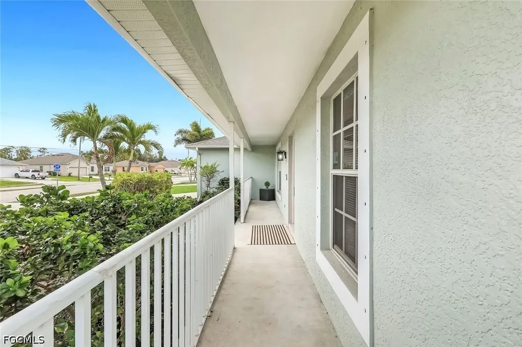 3322 Oasis Boulevard Cape Coral FL 33914