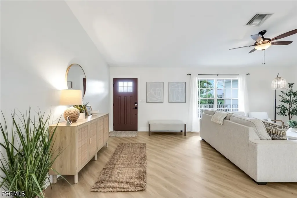 3322 Oasis Boulevard Cape Coral FL 33914