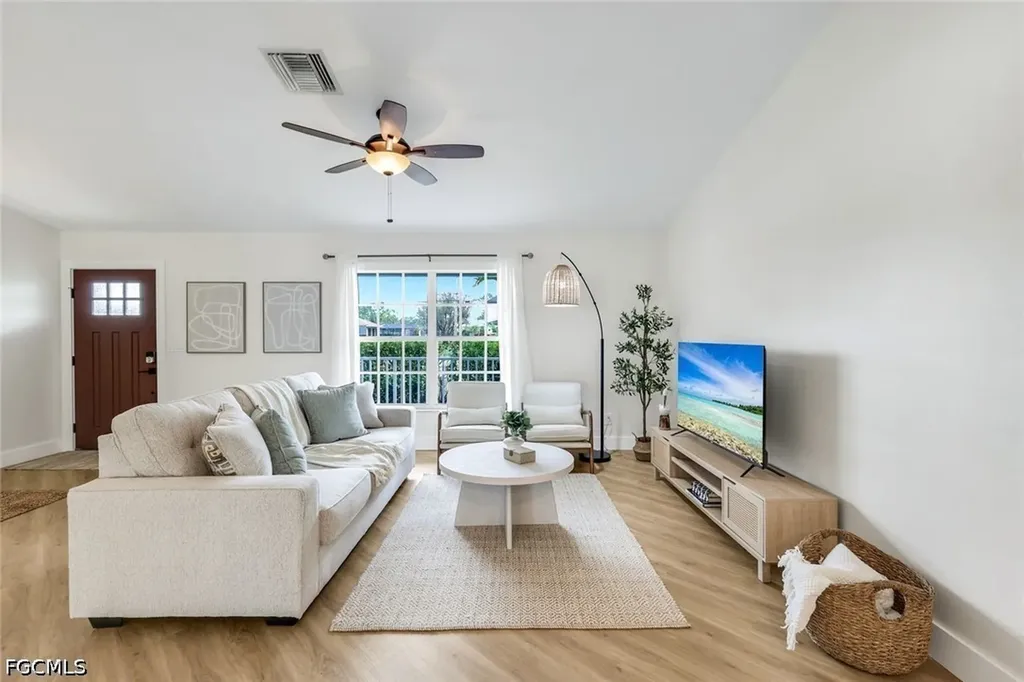 3322 Oasis Boulevard Cape Coral FL 33914