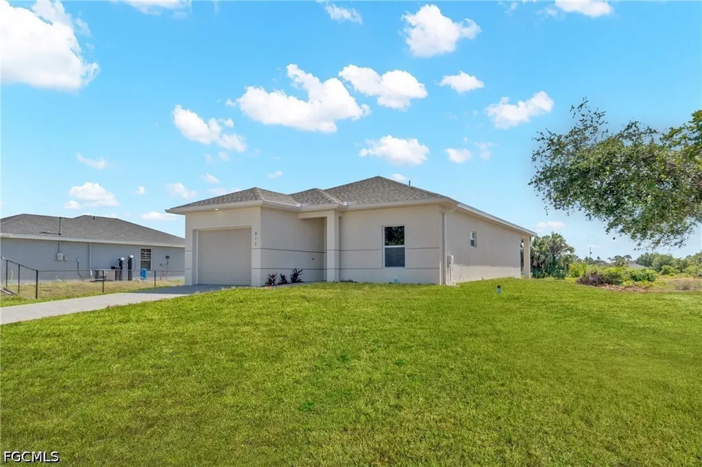 917 Margaret Avenue S Lehigh Acres FL 33974