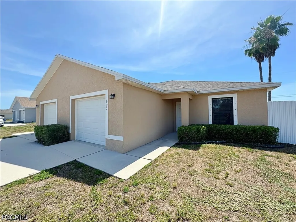 1020/1022 NE 8th Place Cape Coral FL 33909
