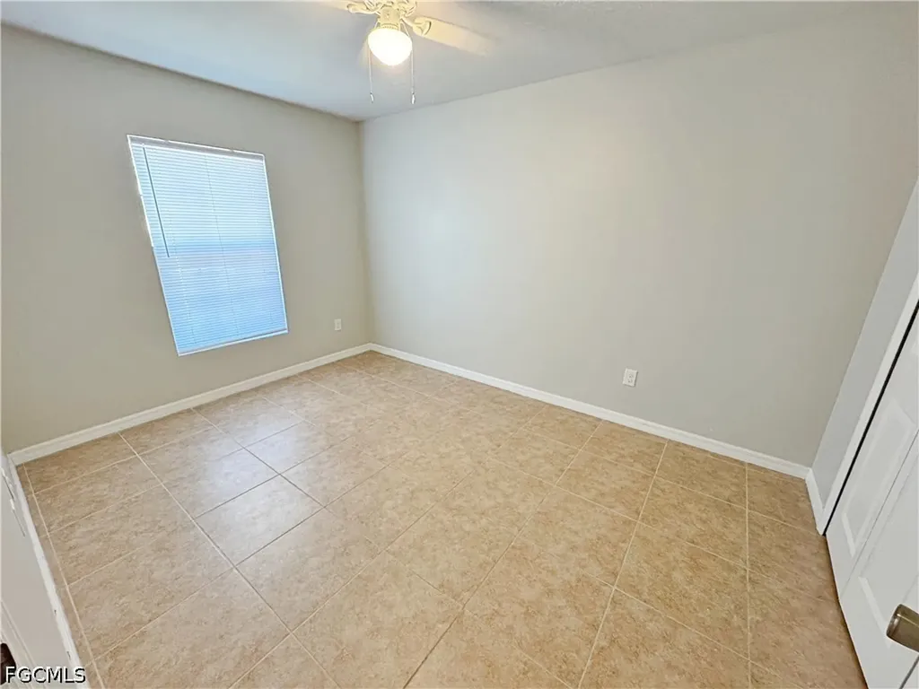 1020/1022 NE 8th Place Cape Coral FL 33909