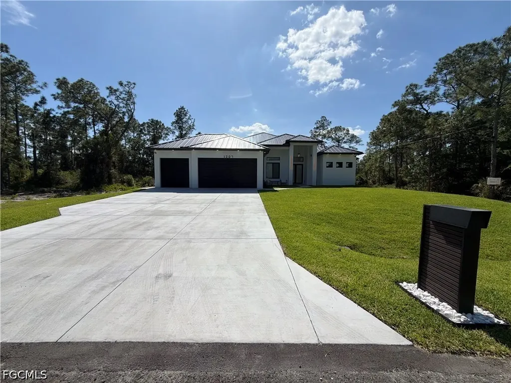 1207 Magnolia Avenue Lehigh Acres FL 33972