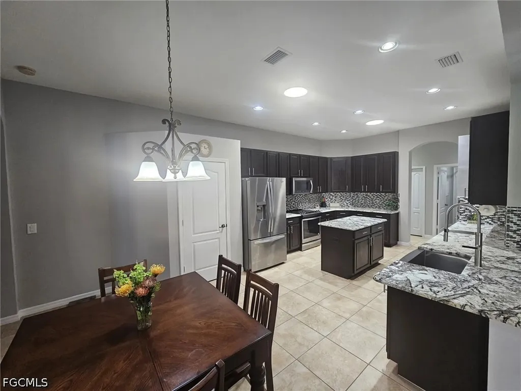 3033 Via Rialto Street Fort Myers FL 33905