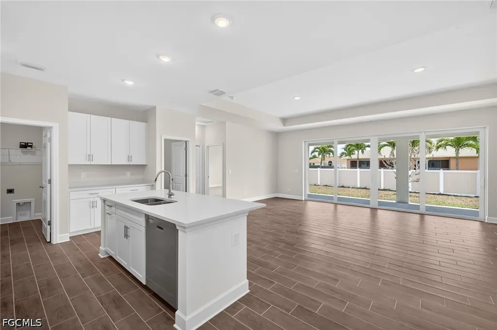 1748 NW 19th Street Cape Coral FL 33993