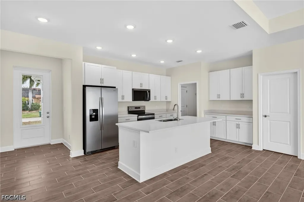 1748 NW 19th Street Cape Coral FL 33993