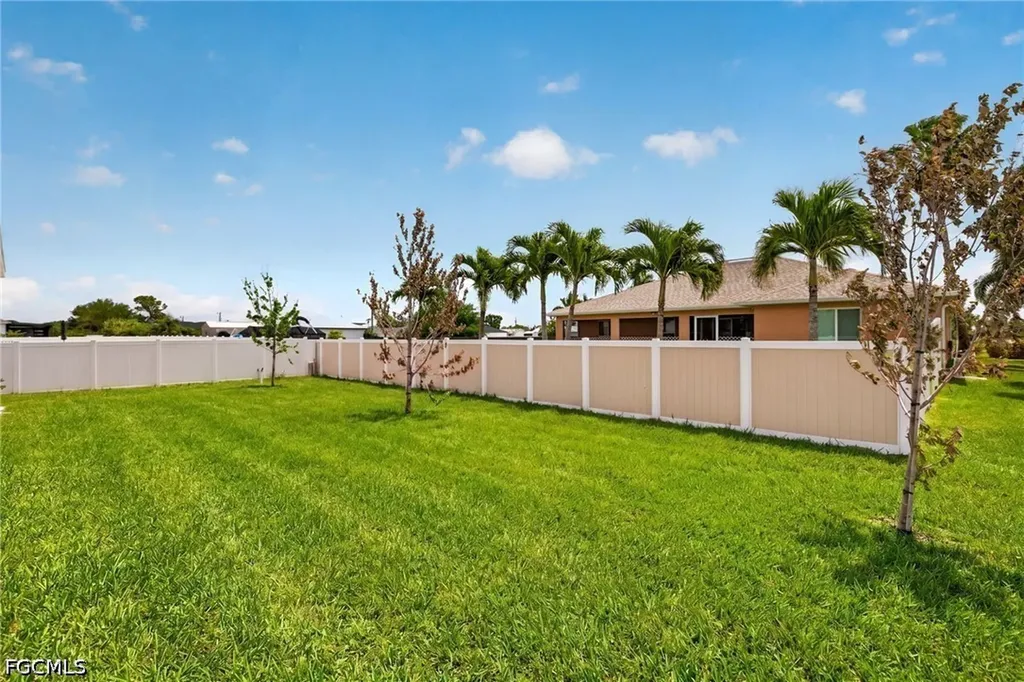 1748 NW 19th Street Cape Coral FL 33993