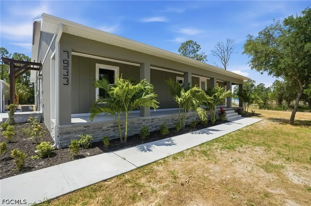 7933 5th Terrace Labelle FL 33935