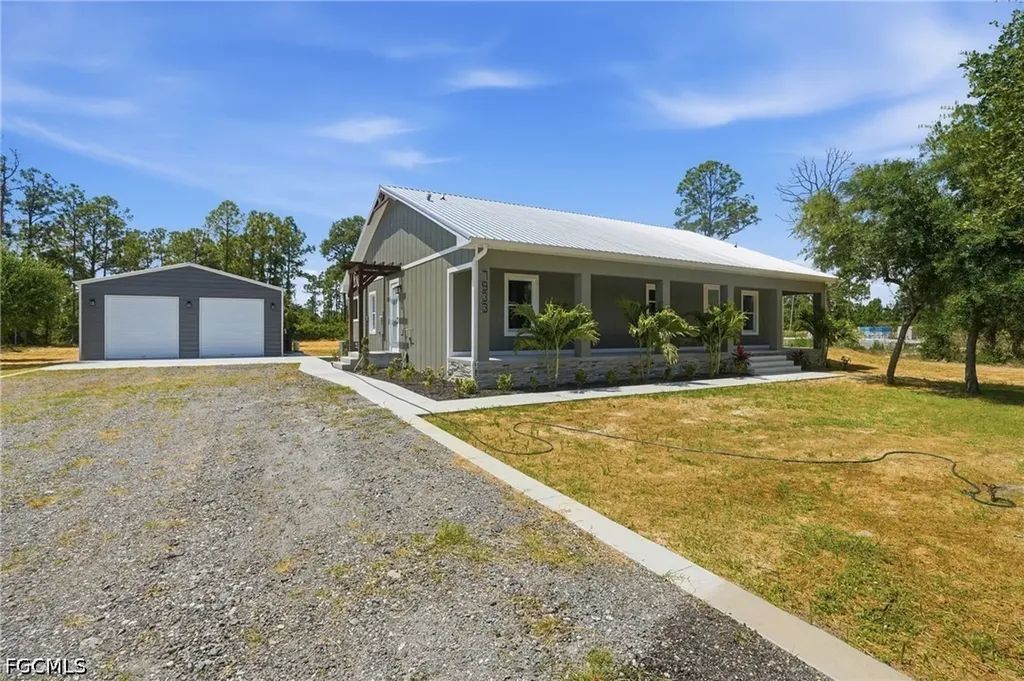 7933 5th Terrace Labelle FL 33935