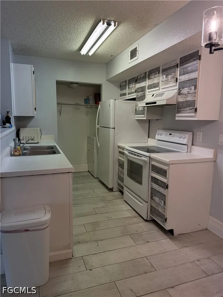 12520 Equestrian Circle Fort Myers FL 33907