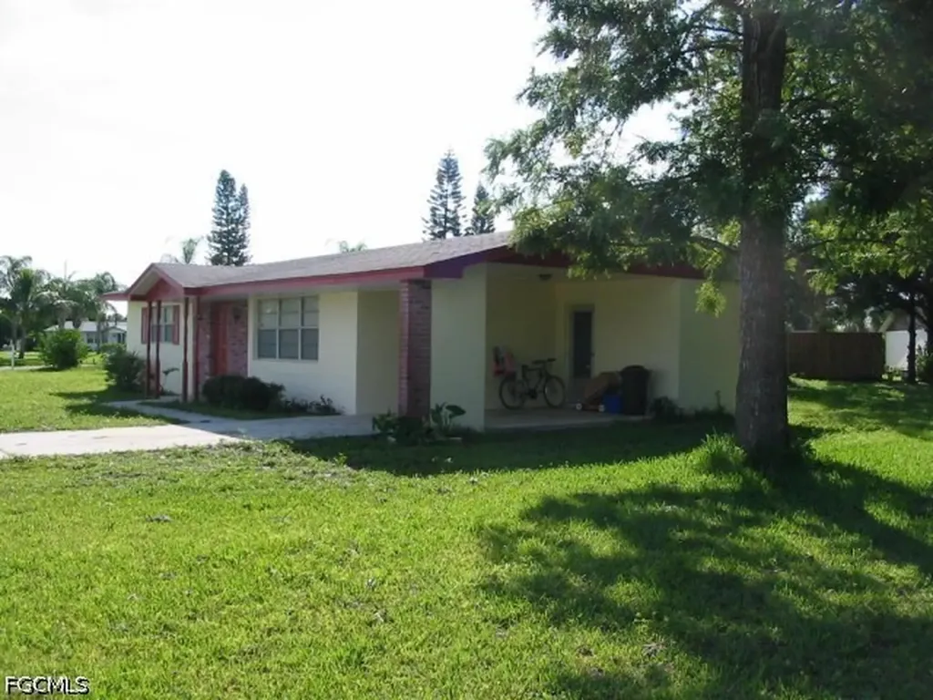 104 Contee Drive Lehigh Acres FL 33936