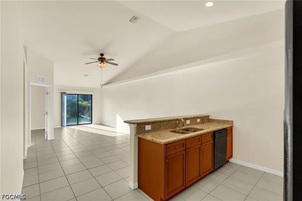 4623 SW 7th Place Cape Coral FL 33914