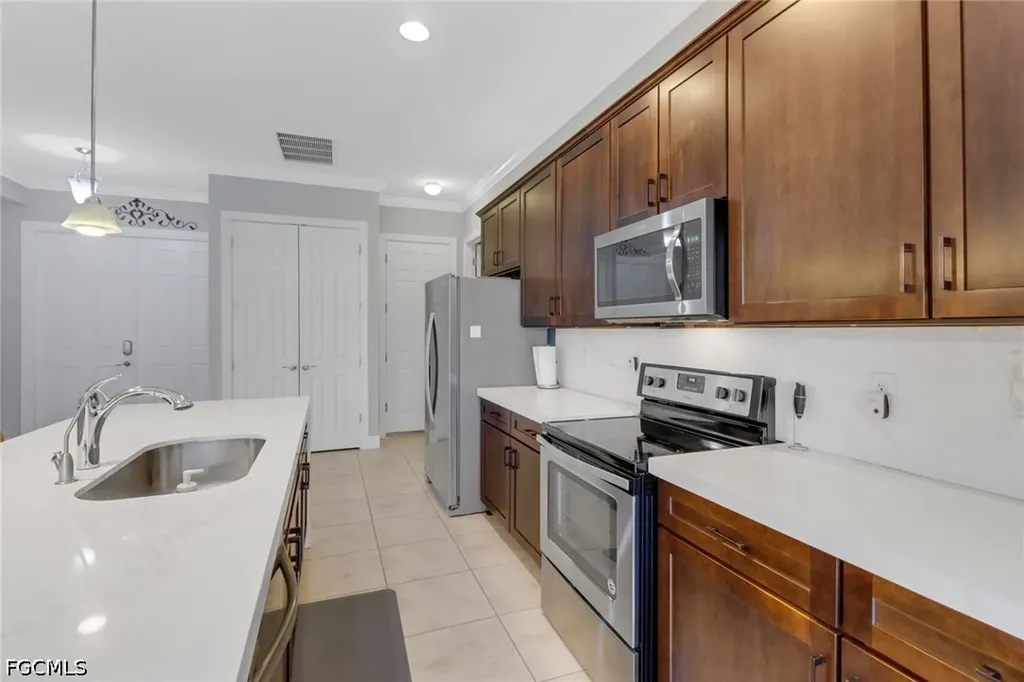 3411 SW 27th Place Cape Coral FL 33914