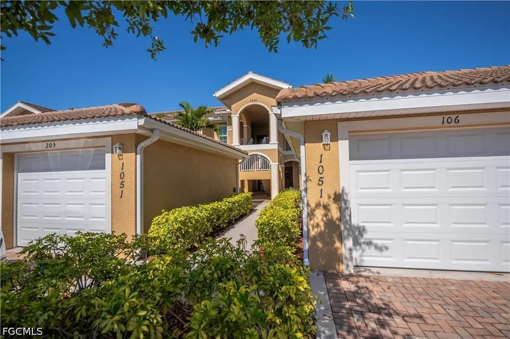 1051 Winding Pines Circle Cape Coral FL 33909