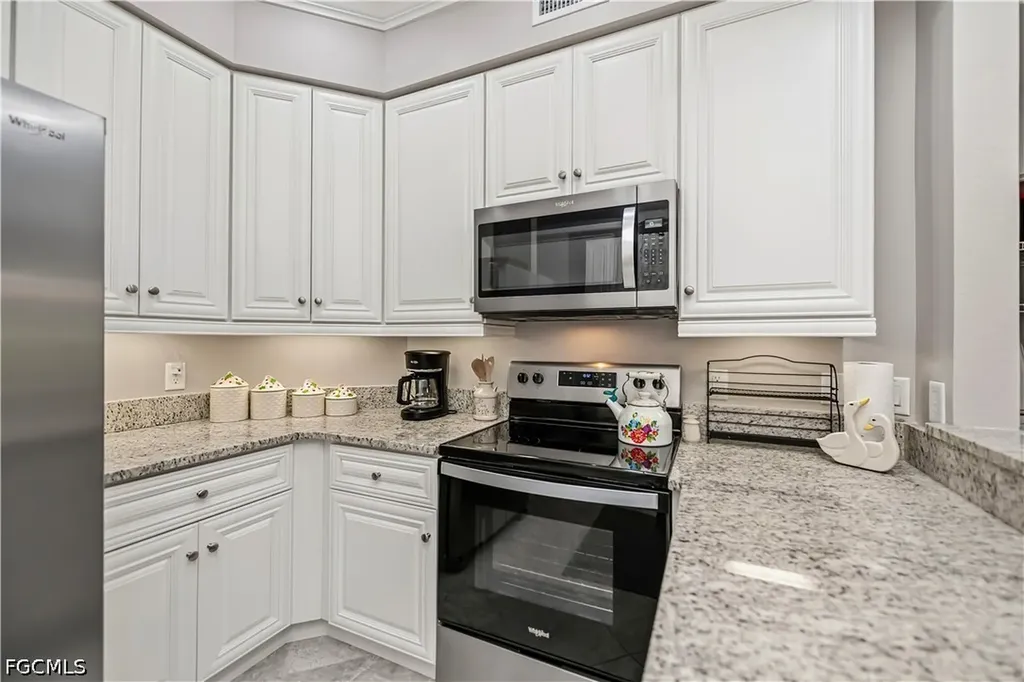 1051 Winding Pines Circle Cape Coral FL 33909