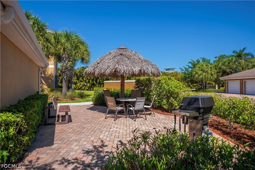 1051 Winding Pines Circle Cape Coral FL 33909