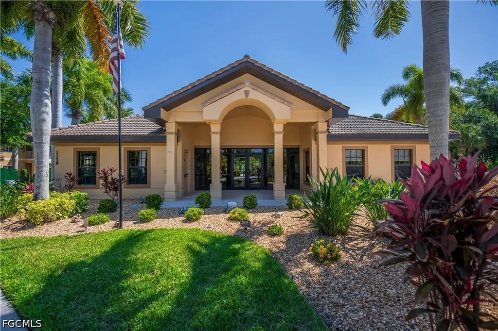 1051 Winding Pines Circle Cape Coral FL 33909