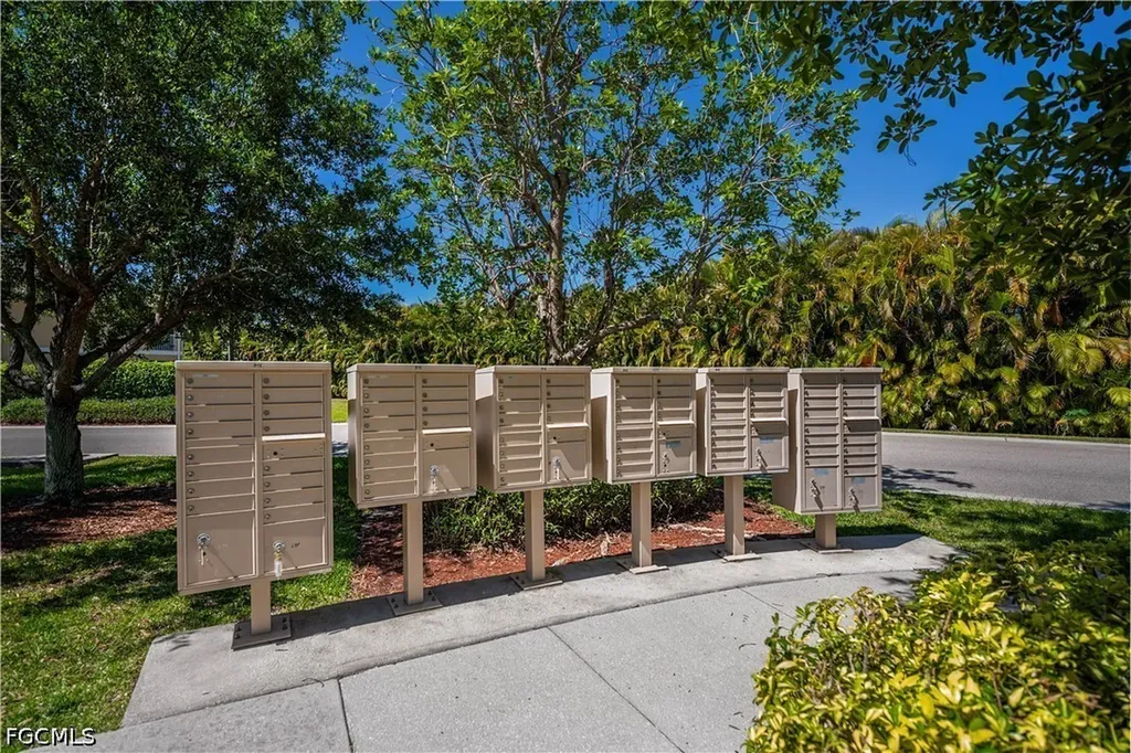 1051 Winding Pines Circle Cape Coral FL 33909
