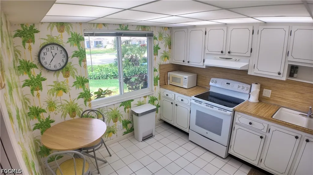 58 Glades Boulevard Naples FL 34112