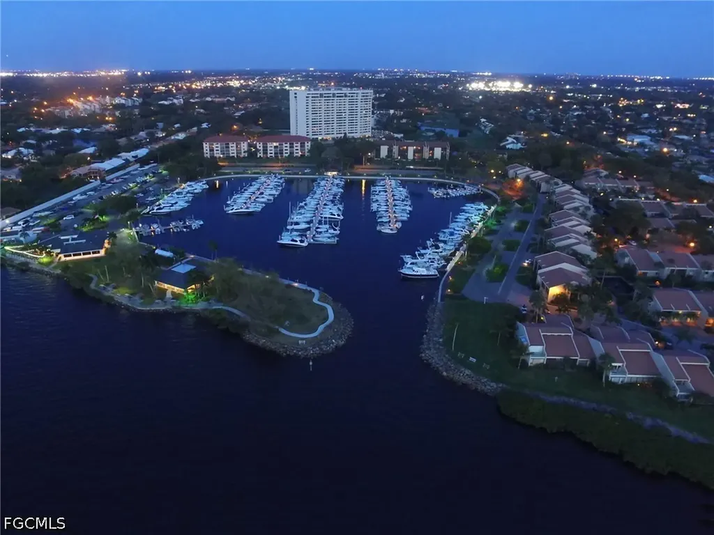 9514 Mariners Cove Lane Fort Myers FL 33919