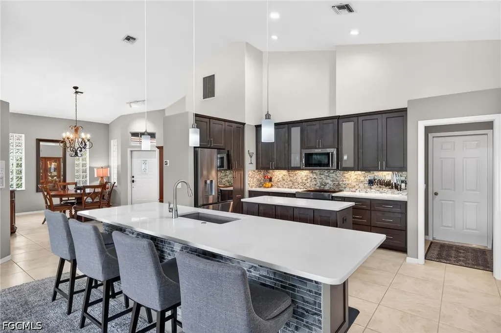 9514 Mariners Cove Lane Fort Myers FL 33919