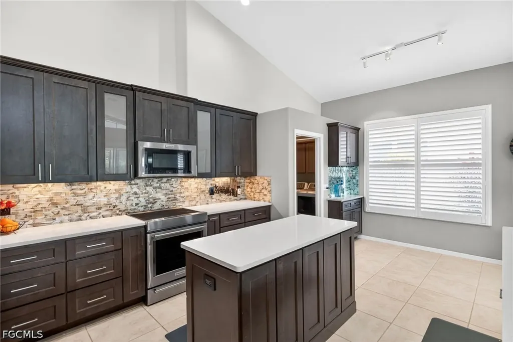 9514 Mariners Cove Lane Fort Myers FL 33919