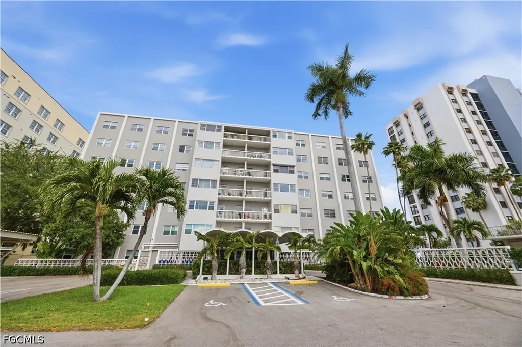 1900 Clifford Street Fort Myers FL 33901