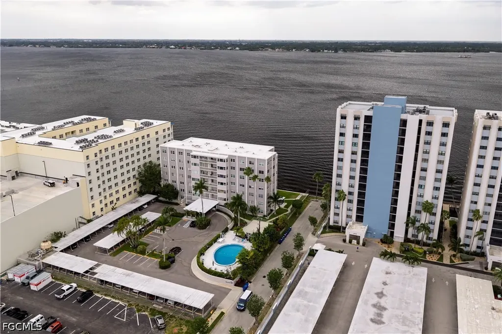 1900 Clifford Street Fort Myers FL 33901