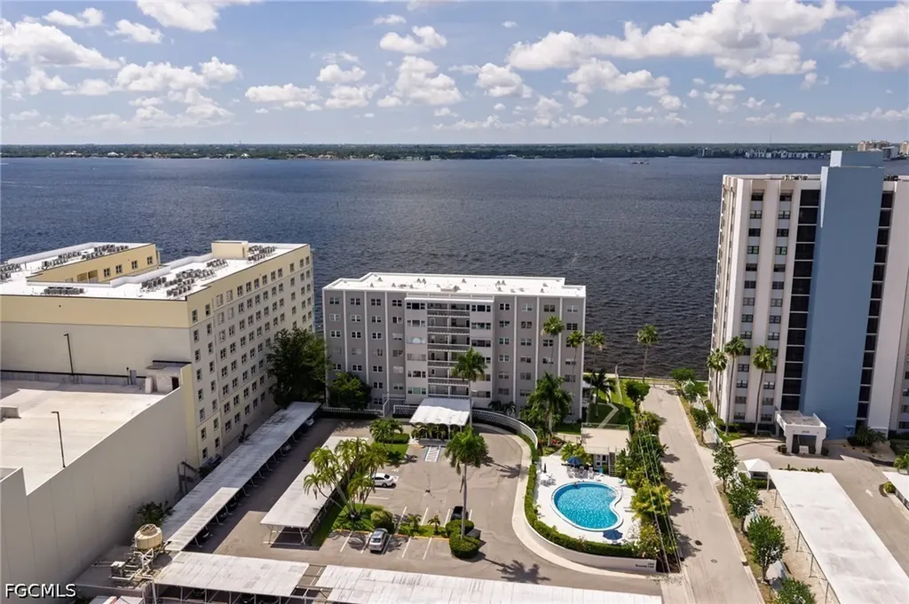 1900 Clifford Street Fort Myers FL 33901