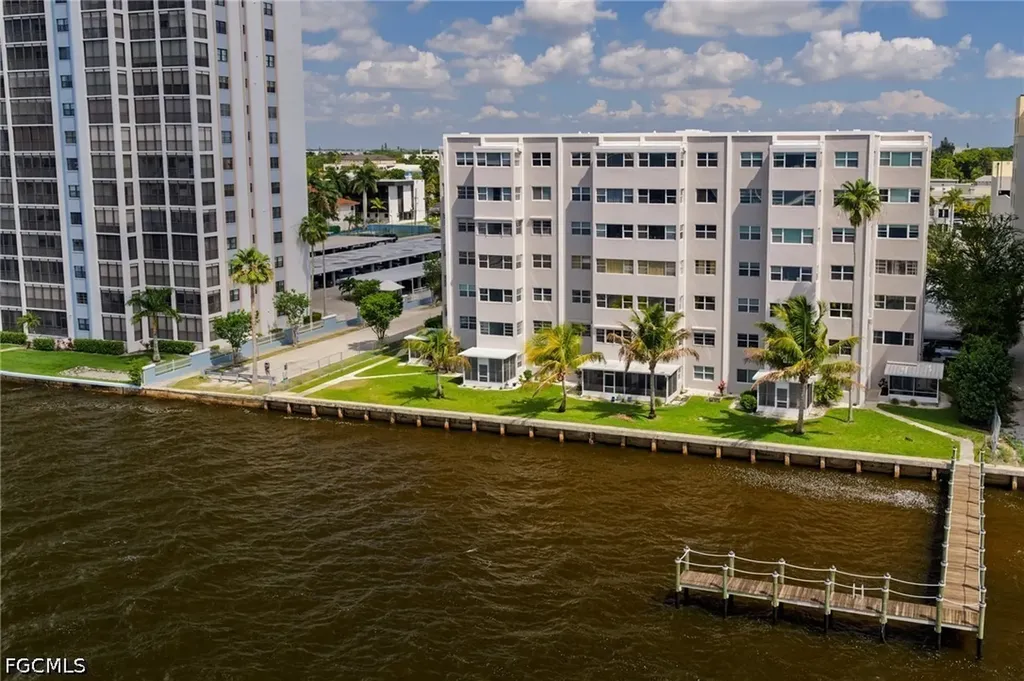 1900 Clifford Street Fort Myers FL 33901
