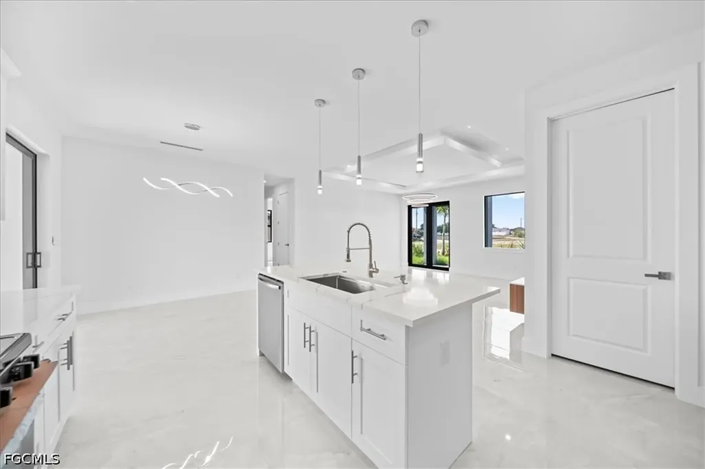 220 NE 9th Street Cape Coral FL 33909
