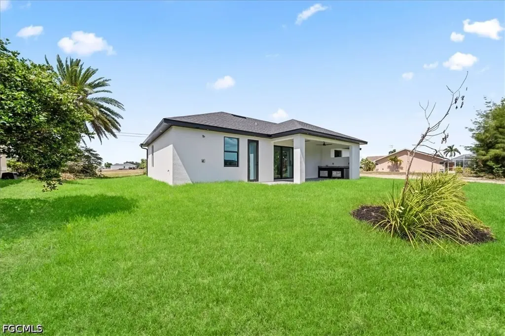 220 NE 9th Street Cape Coral FL 33909