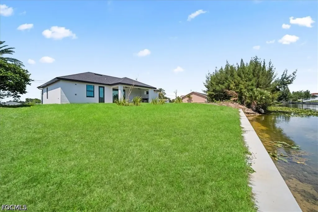 220 NE 9th Street Cape Coral FL 33909