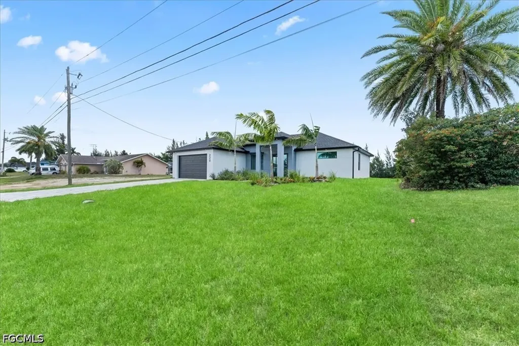 220 NE 9th Street Cape Coral FL 33909