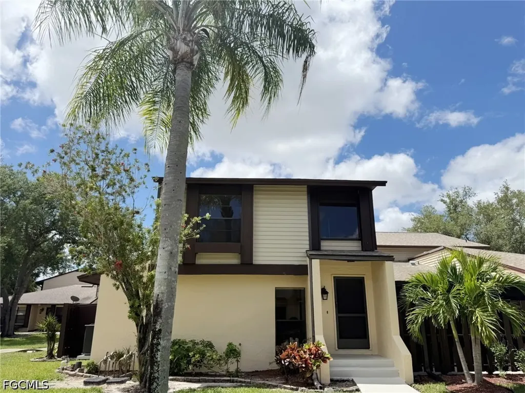 621 SE 12th Avenue Cape Coral FL 33990