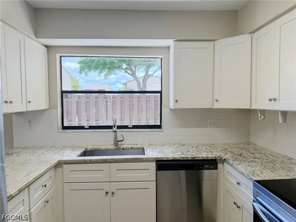 621 SE 12th Avenue Cape Coral FL 33990