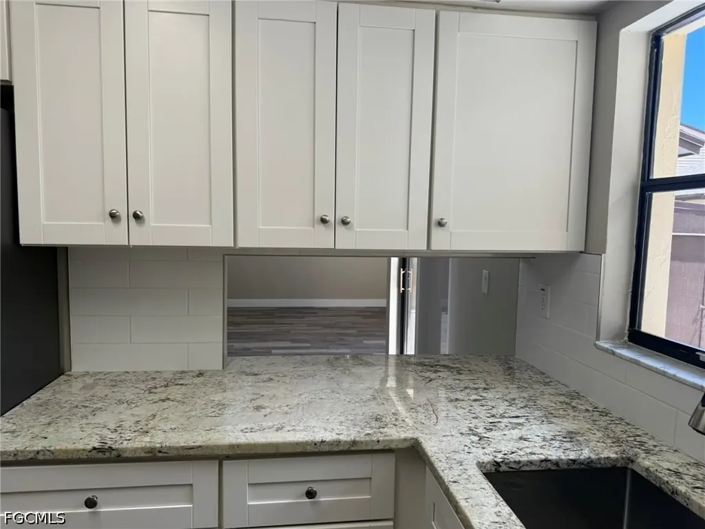621 SE 12th Avenue Cape Coral FL 33990