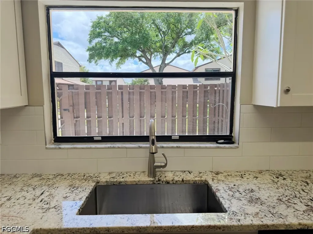 621 SE 12th Avenue Cape Coral FL 33990