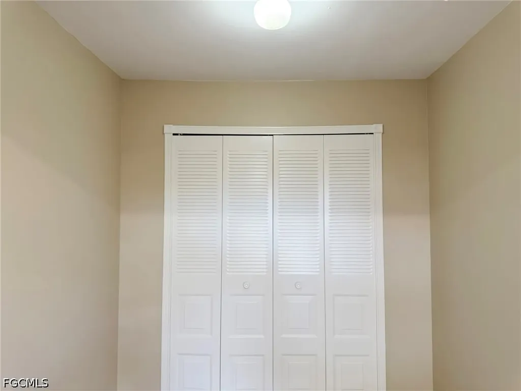 621 SE 12th Avenue Cape Coral FL 33990