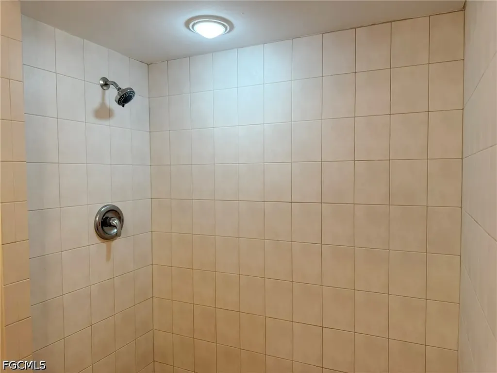 621 SE 12th Avenue Cape Coral FL 33990