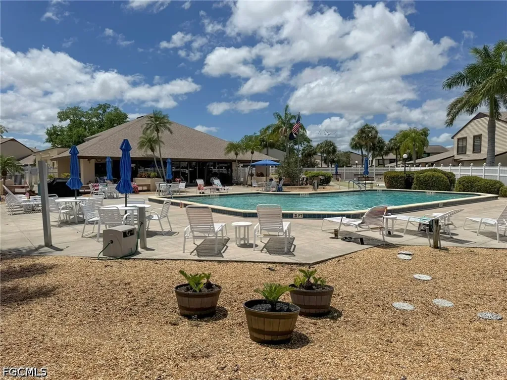 621 SE 12th Avenue Cape Coral FL 33990