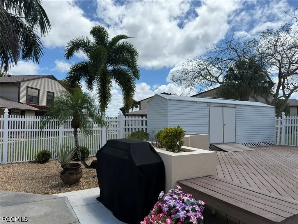 621 SE 12th Avenue Cape Coral FL 33990