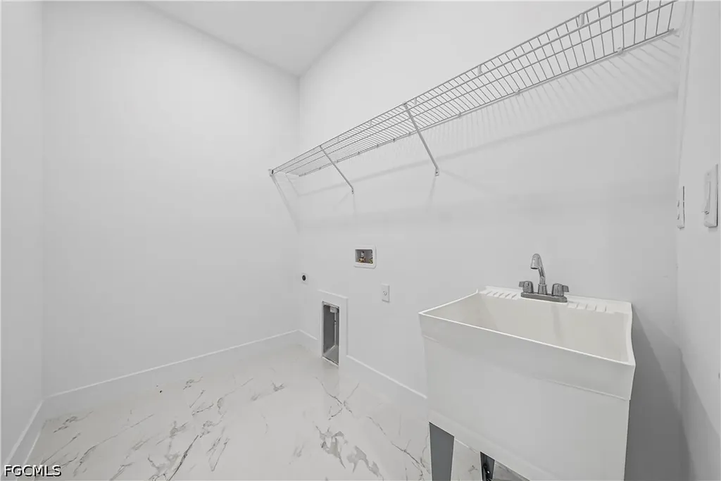 2810 73rd Street W Lehigh Acres FL 33971