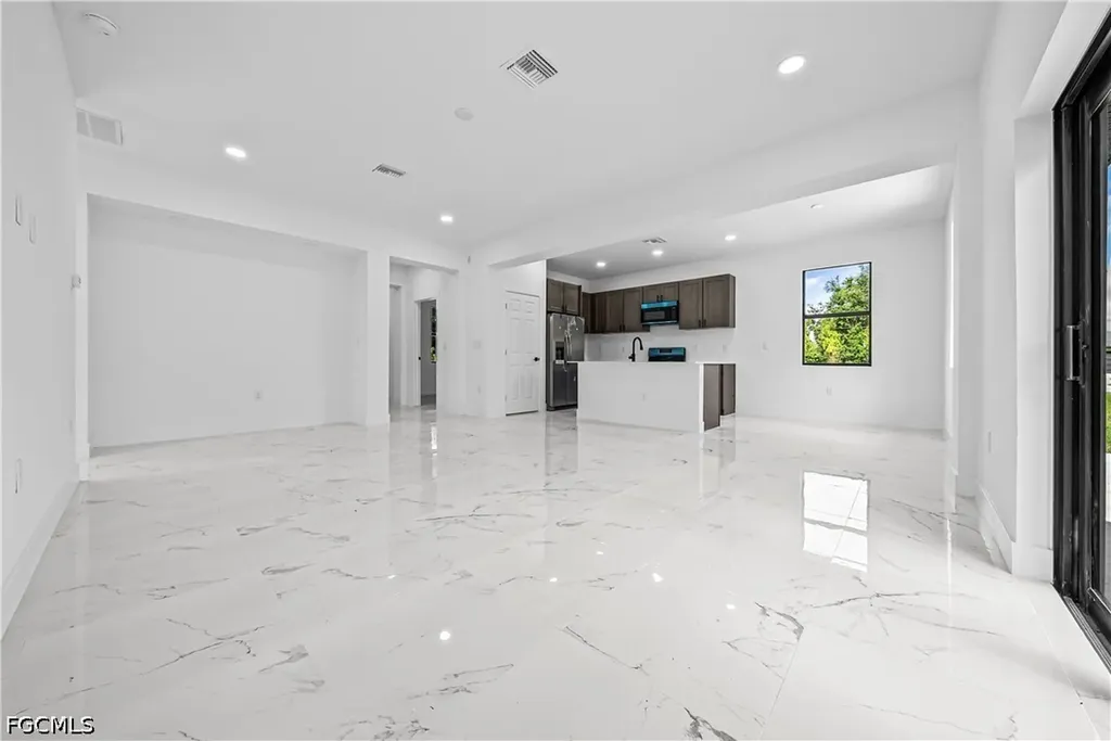 2810 73rd Street W Lehigh Acres FL 33971