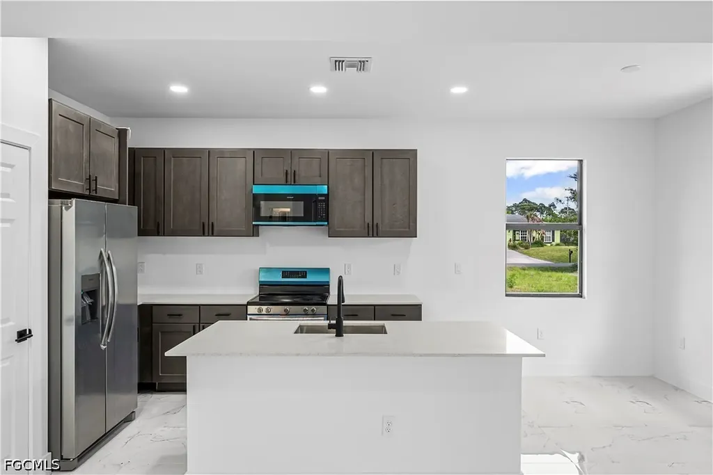 2810 73rd Street W Lehigh Acres FL 33971