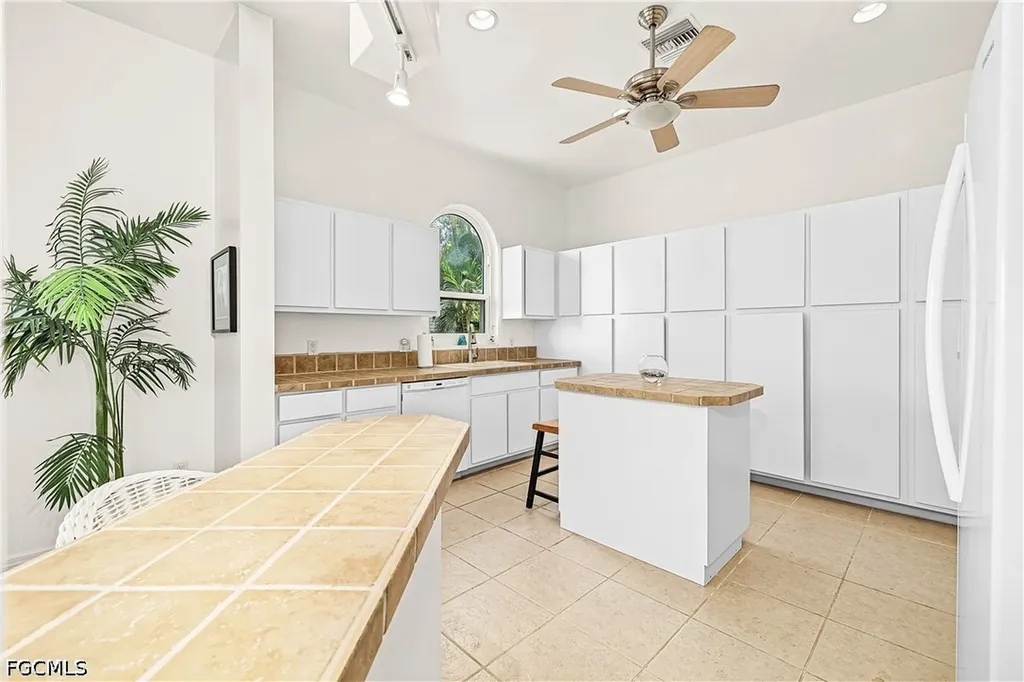 14000 Clubhouse Drive Bokeelia FL 33922