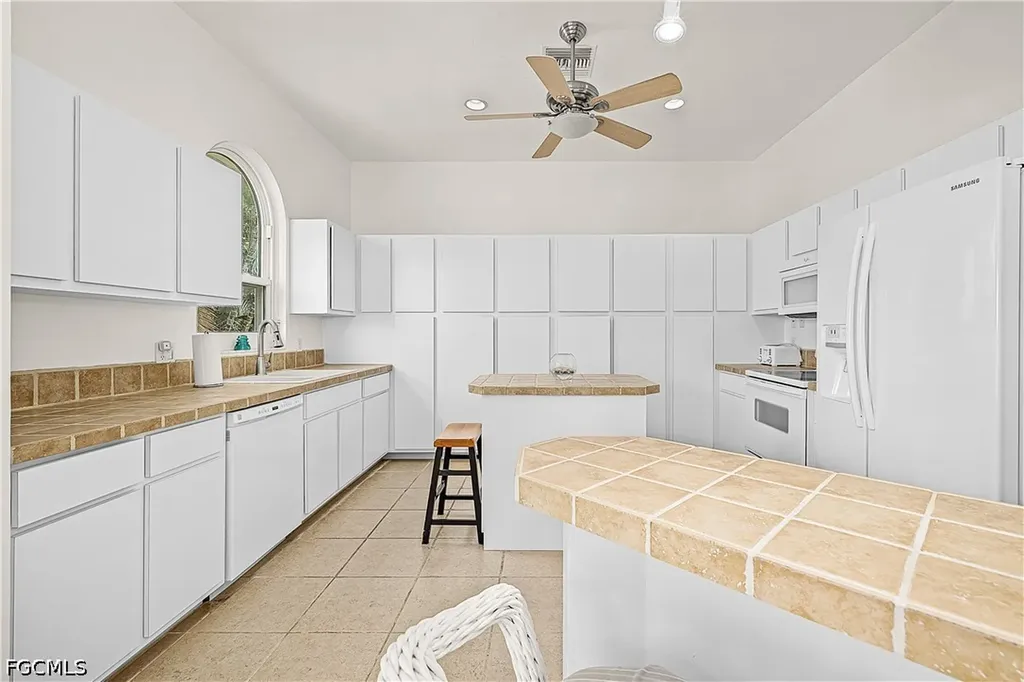 14000 Clubhouse Drive Bokeelia FL 33922