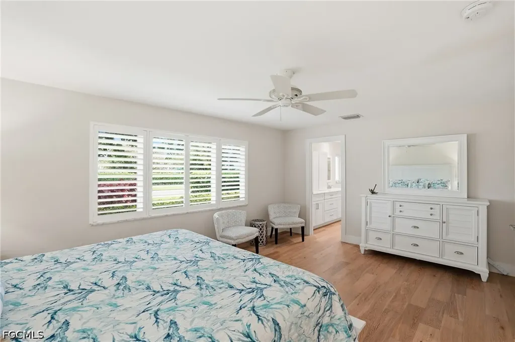 1590 Sandpiper Street Naples FL 34102