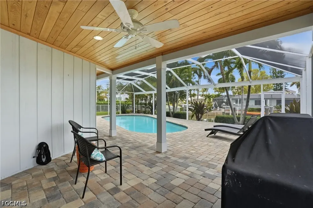 1590 Sandpiper Street Naples FL 34102