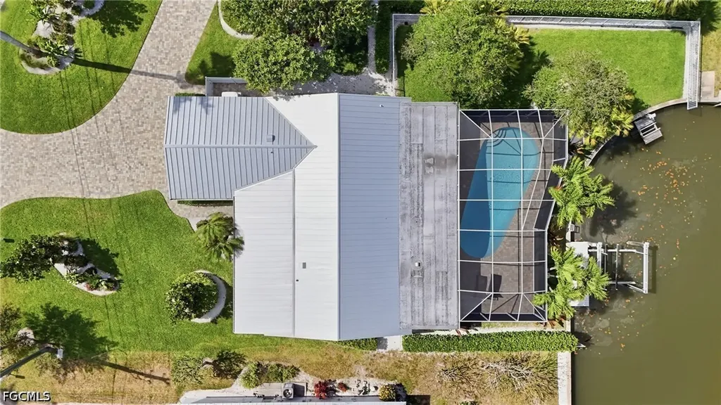 1590 Sandpiper Street Naples FL 34102